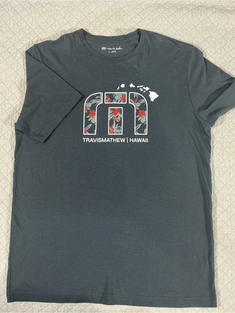 NWT TravisMathew Hawaii Floral T-Shirt Gray Size L